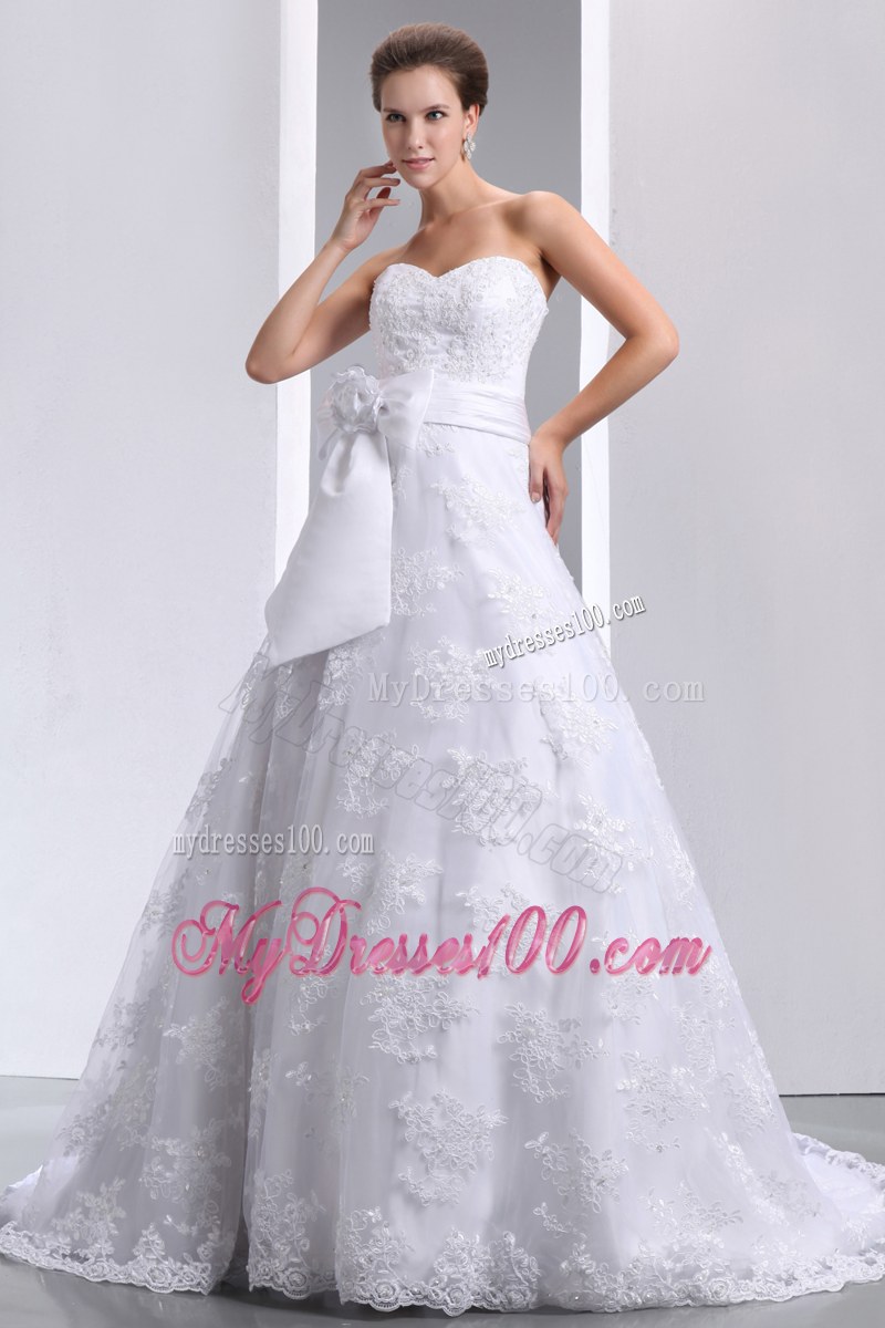 Button Down Back Lace Flowers Wedding Gowns with Bowknot and Brush Train