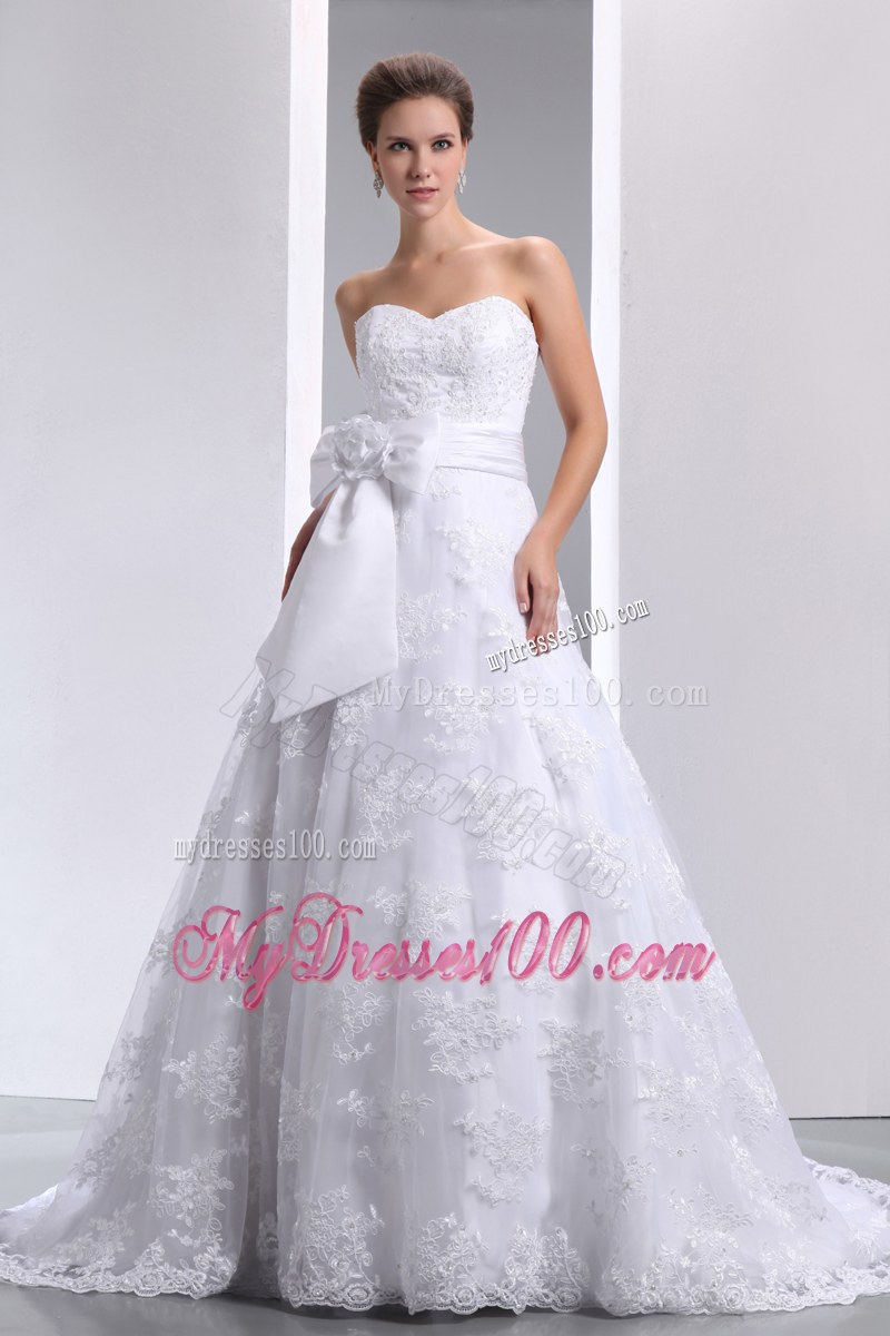 Button Down Back Lace Flowers Wedding Gowns with Bowknot and Brush Train