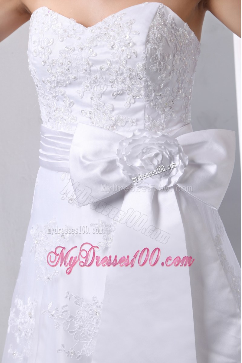 Button Down Back Lace Flowers Wedding Gowns with Bowknot and Brush Train