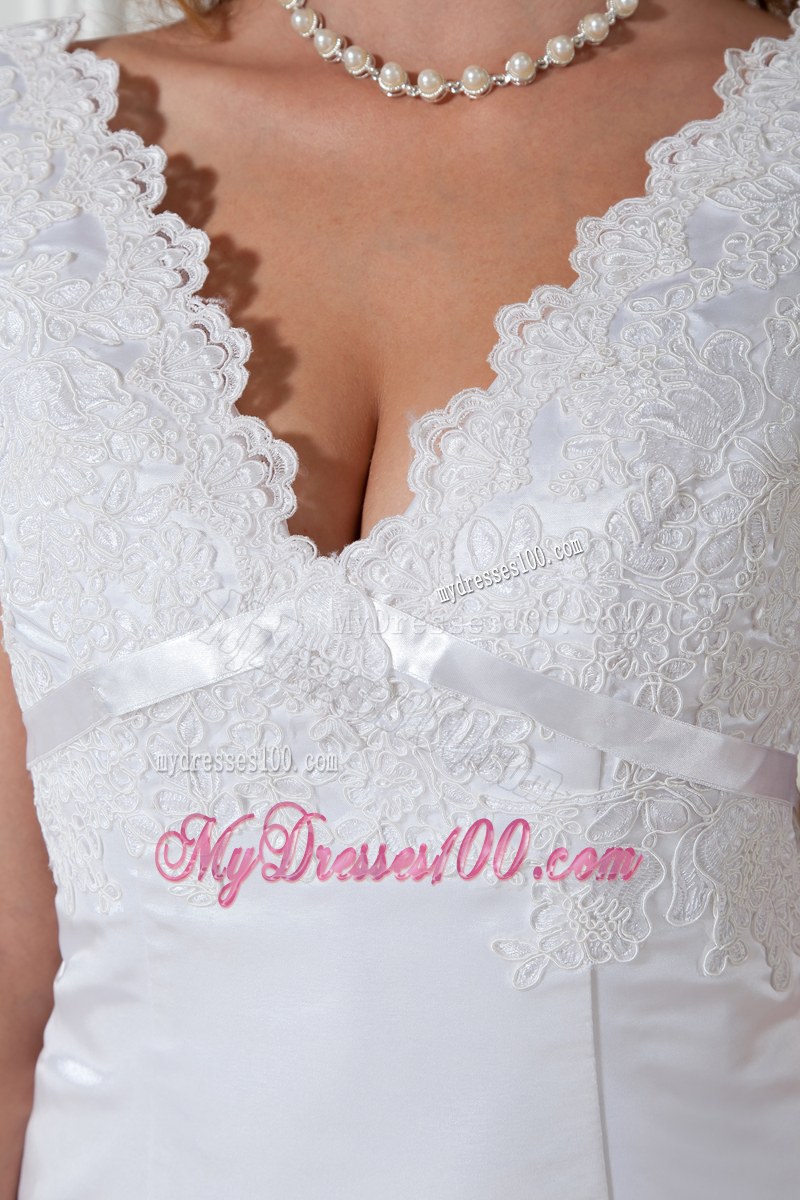 Popular V-neck Court Train Lace Decorate White Dress for Wedding