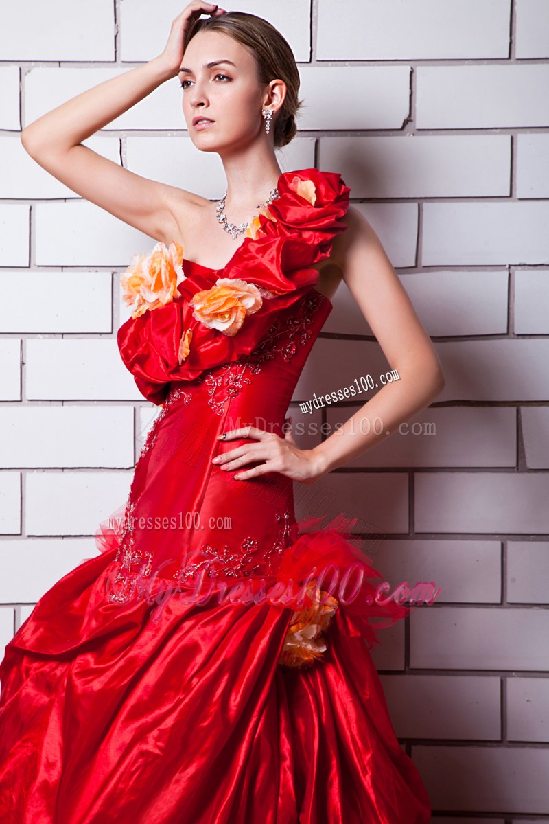 Red Wedding Dress One Shoulder Pick-ups Handmade Flowers
