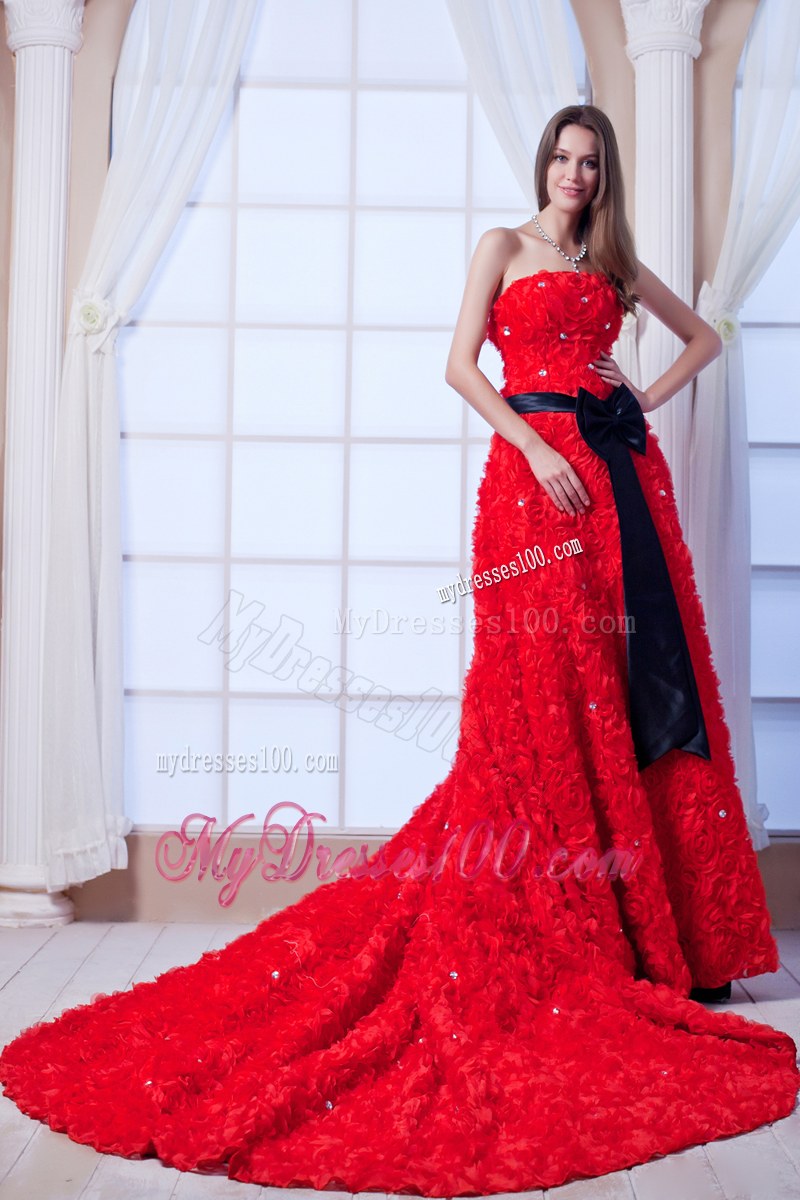 Red Special Embossed Fabric Wedding Dress with Black Ribbon