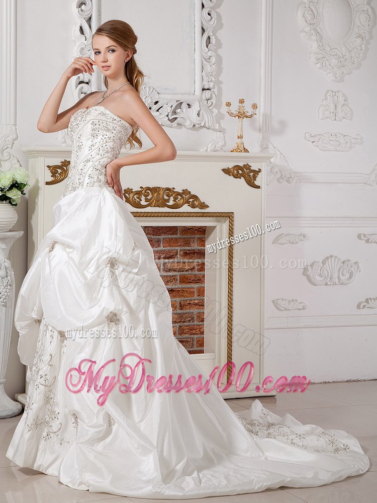 Sweetheart Court Train Taffeta Bridal Dress with Appliques and Pick-ups