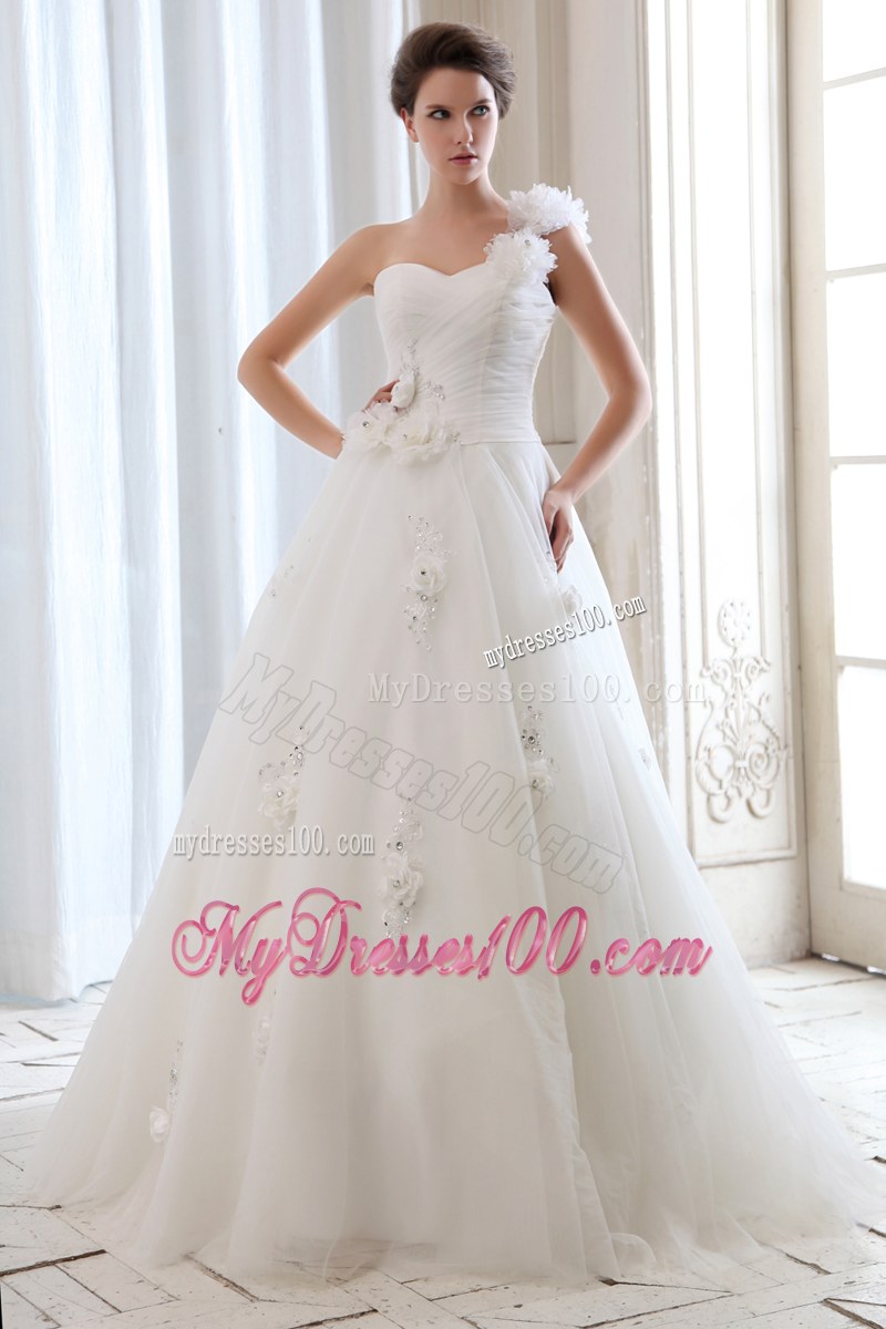 One Shoulder Handmade Flowers White Wedding Bridal Gown with Beading