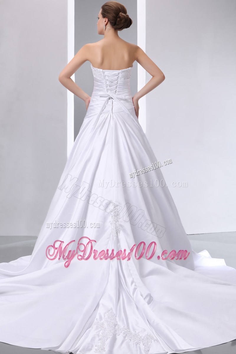 Jewelries Appliques and Ruching Decorated Court Train Wedding Dresses