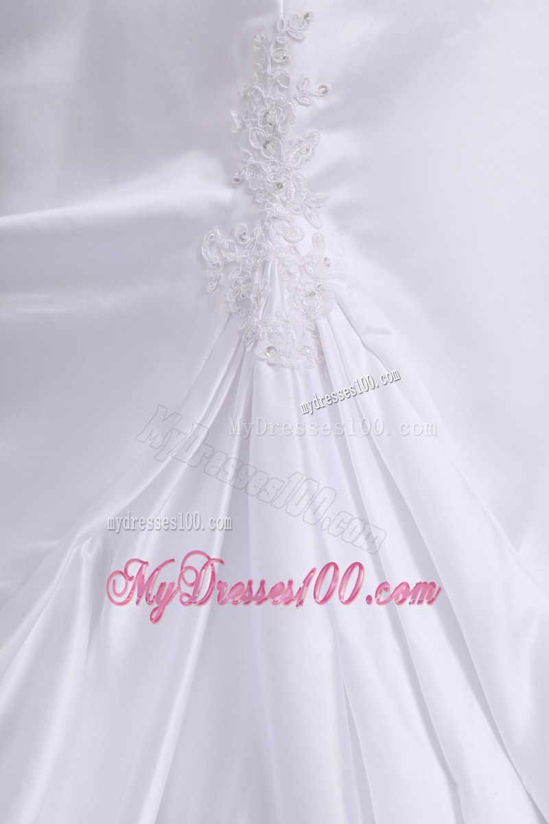 Jewelries Appliques and Ruching Decorated Court Train Wedding Dresses