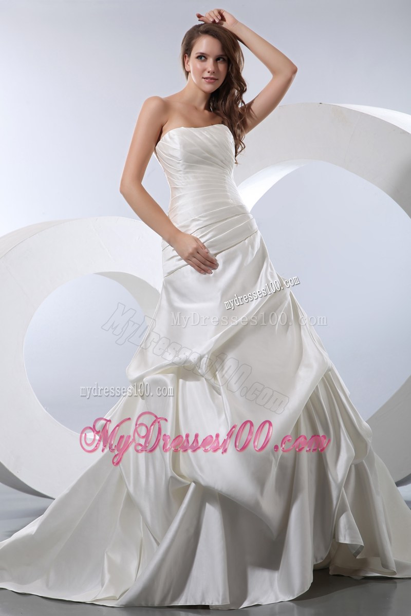 Ruching and Pick-ups Decorated Court Train Bridal Gowns with Lace-up Back