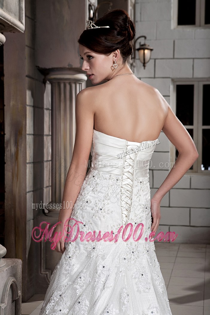 Hand Made Flowers Wedding Dress with Court Train and Lace Flowers