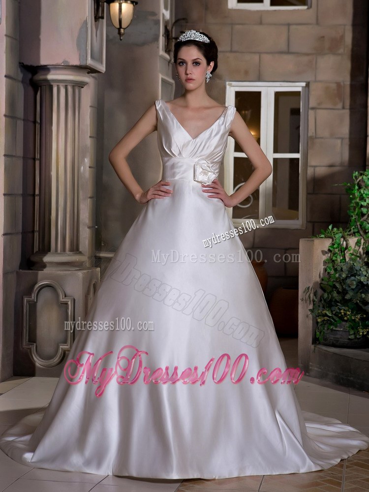 V-neck Wedding Dress with Handle Made Flowers and Court Train