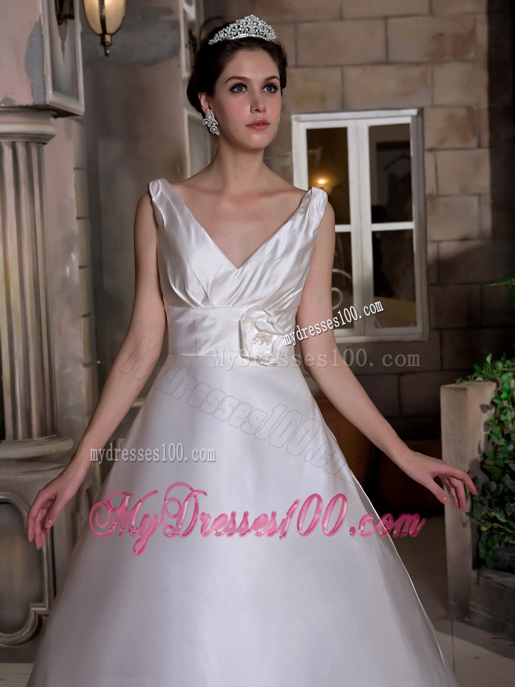 V-neck Wedding Dress with Handle Made Flowers and Court Train