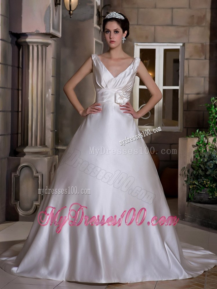 V-neck Wedding Dress with Handle Made Flowers and Court Train