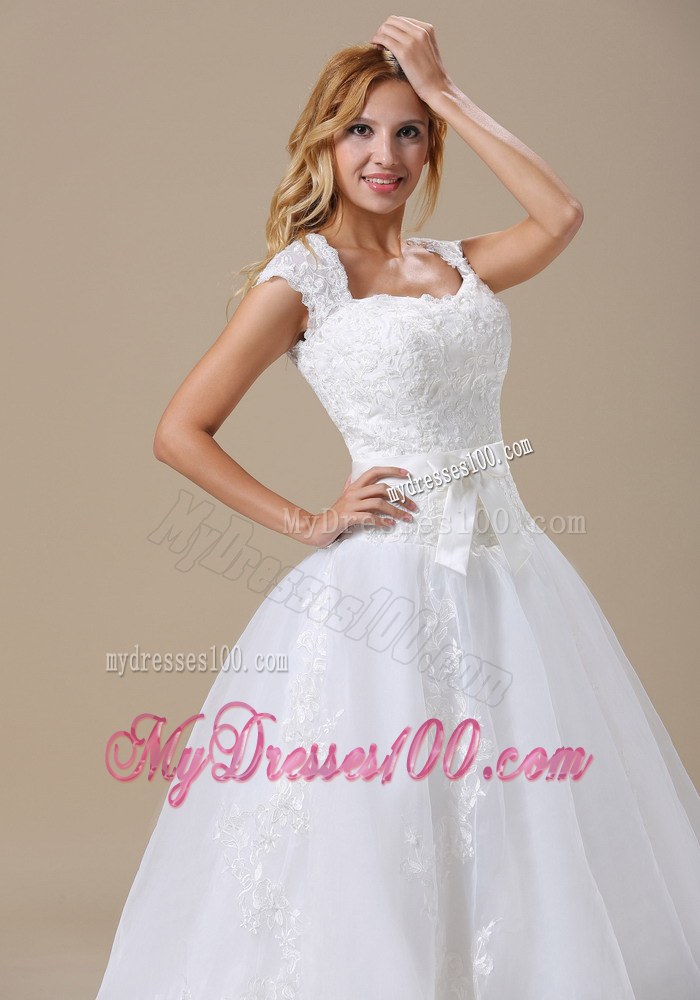Trendy Square Appliqued Organza Dresses for Bride with Brush Train