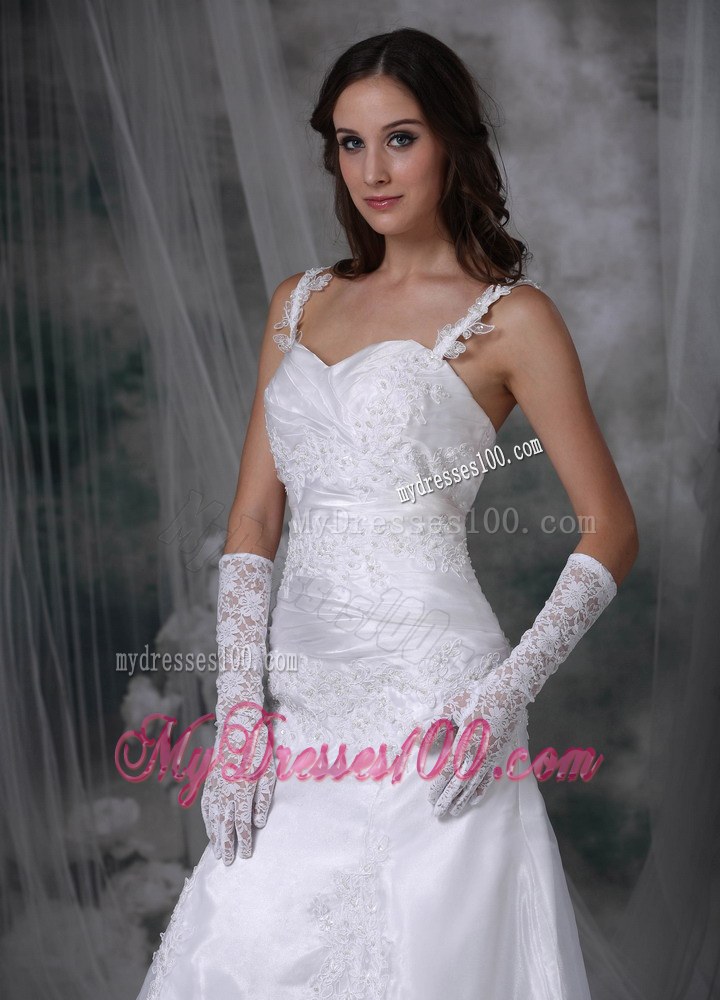 Court Train Spaghetti Straps Ruffles White Wedding Dress with Appliques