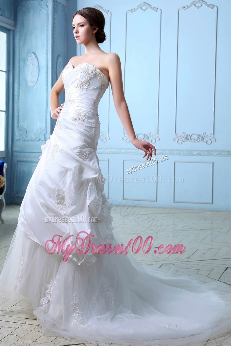 Ruching Diamonds Appliques and Brush Train Sweetheart Wedding Gowns