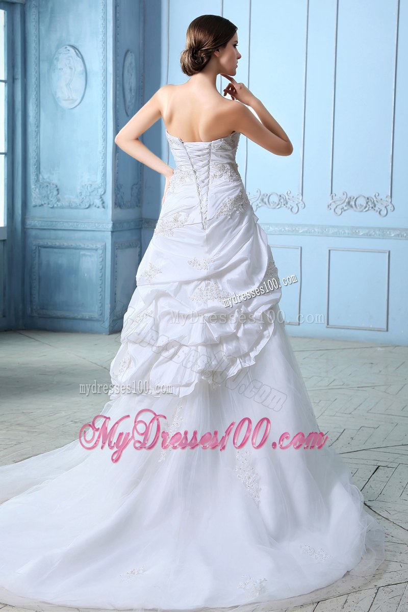 Ruching Diamonds Appliques and Brush Train Sweetheart Wedding Gowns