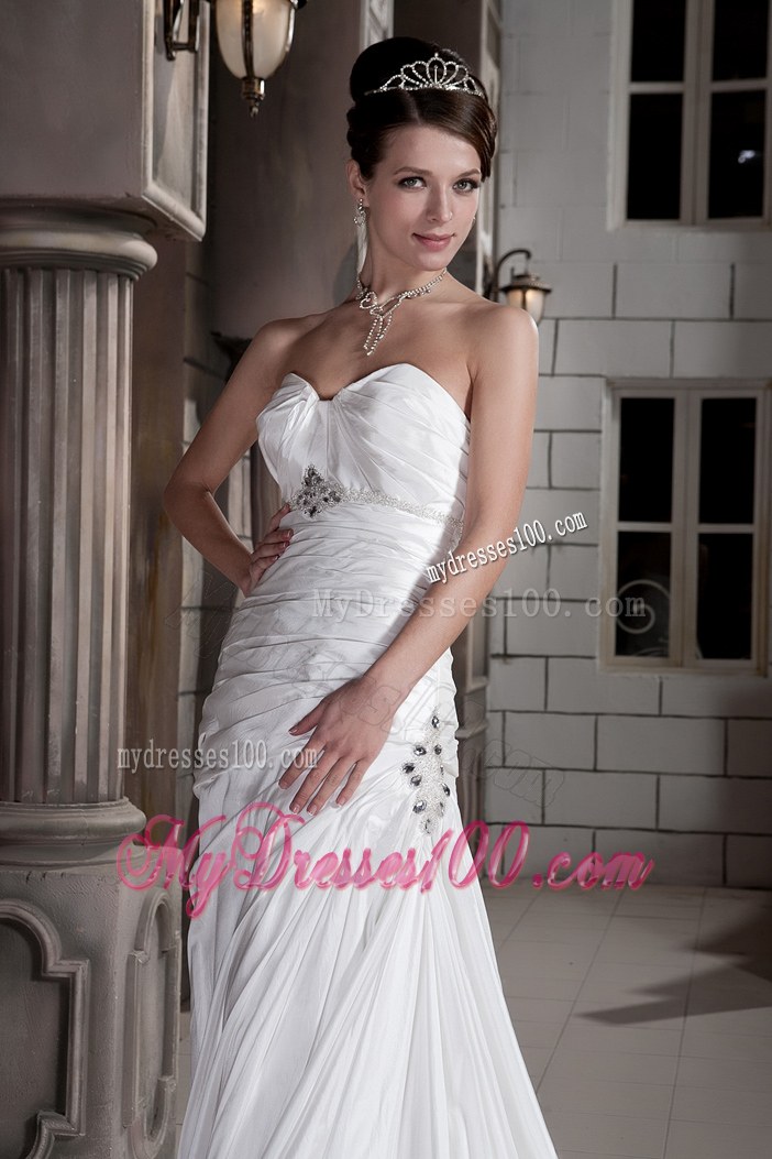 Lace-up Brush Train Bridal Gown Decorated by Beading and Ruching