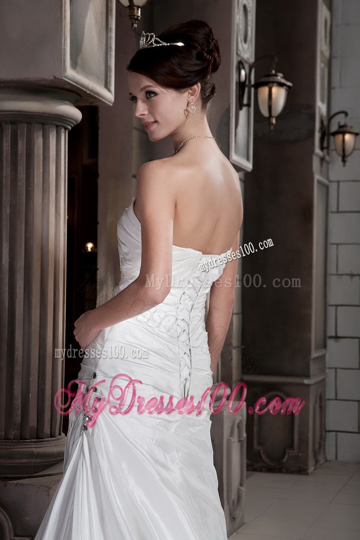 Lace-up Brush Train Bridal Gown Decorated by Beading and Ruching