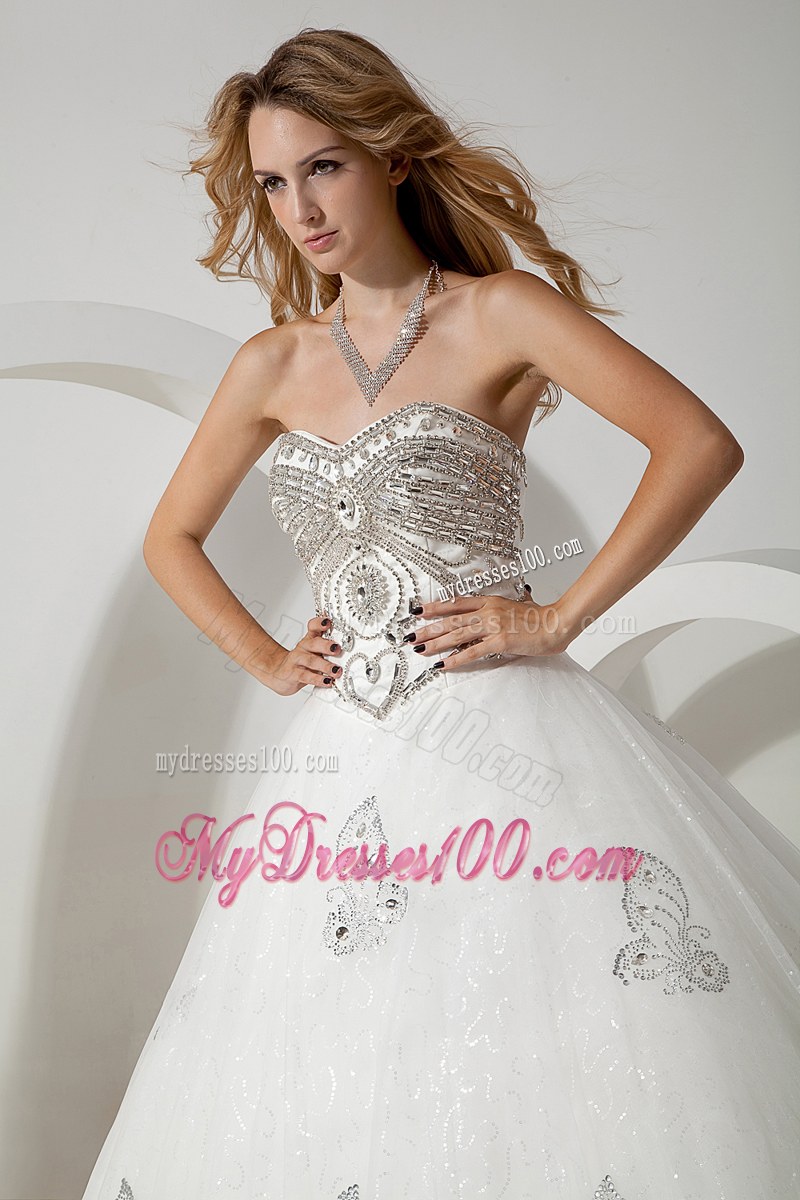Unique Sweetheart Butterfly Beaded Wedding Bridal Gown in Style