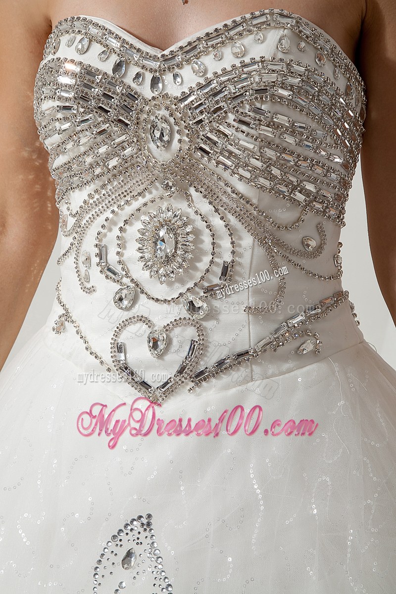 Unique Sweetheart Butterfly Beaded Wedding Bridal Gown in Style