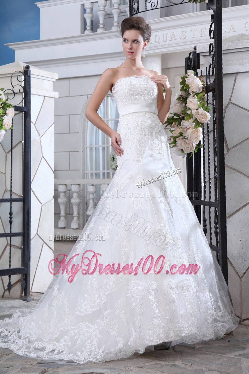 Clasp Handle Sash Wedding Gowns with Lace Flowers and Brush Train