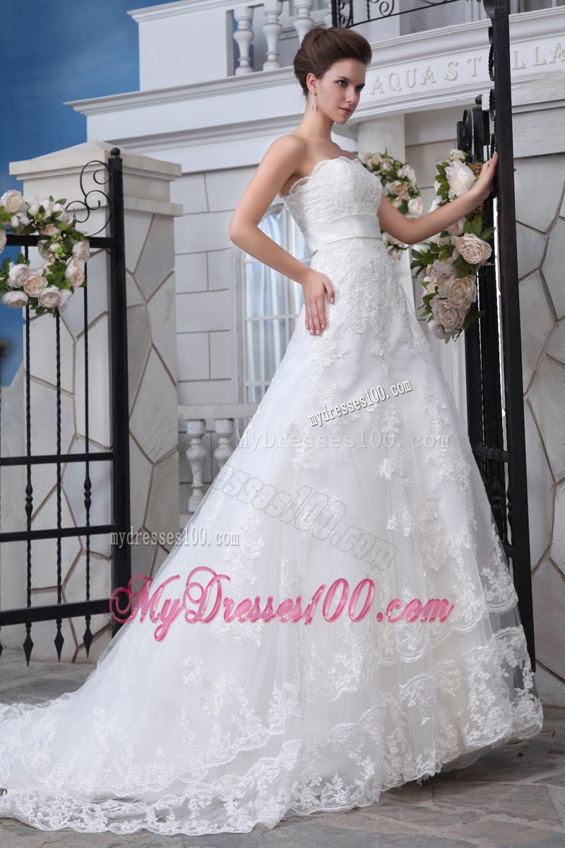 Clasp Handle Sash Wedding Gowns with Lace Flowers and Brush Train
