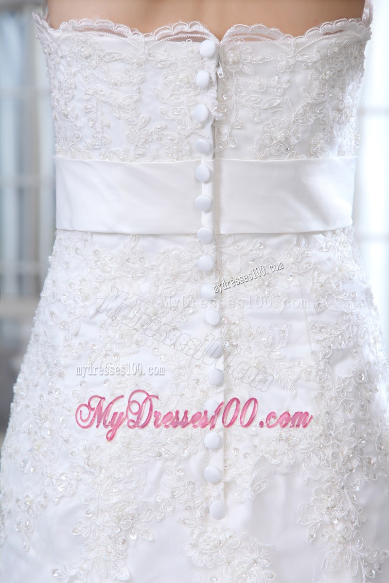 Clasp Handle Sash Wedding Gowns with Lace Flowers and Brush Train