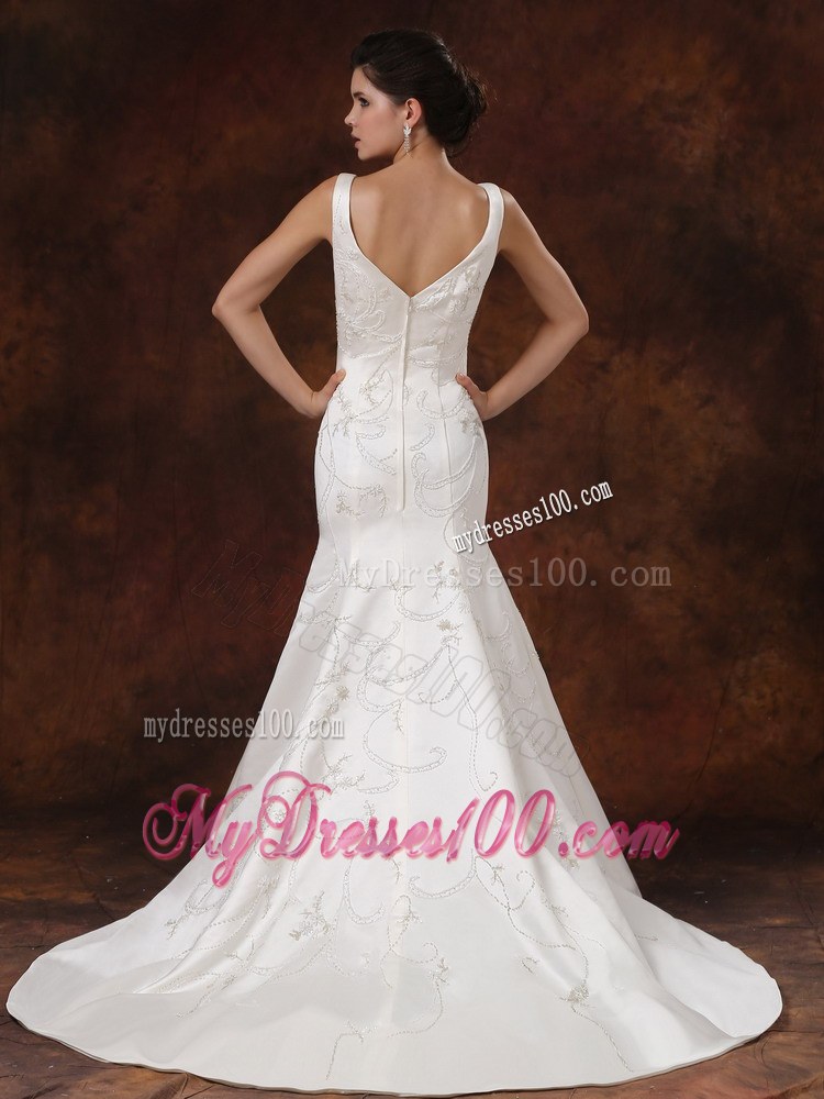 Latest Ivory V-neck Wedding Dress Mermaid Embroidery Chapel Train