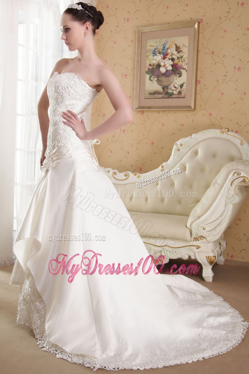 Lace Hem Court Train Appliques White Wedding Dress Lace-up Back