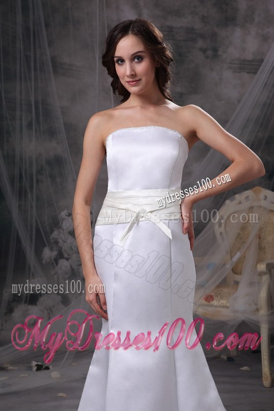 High-class Custom Made Ribbon Court Train Fitted White Wedding Dresses