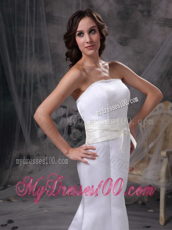 High-class Custom Made Ribbon Court Train Fitted White Wedding Dresses