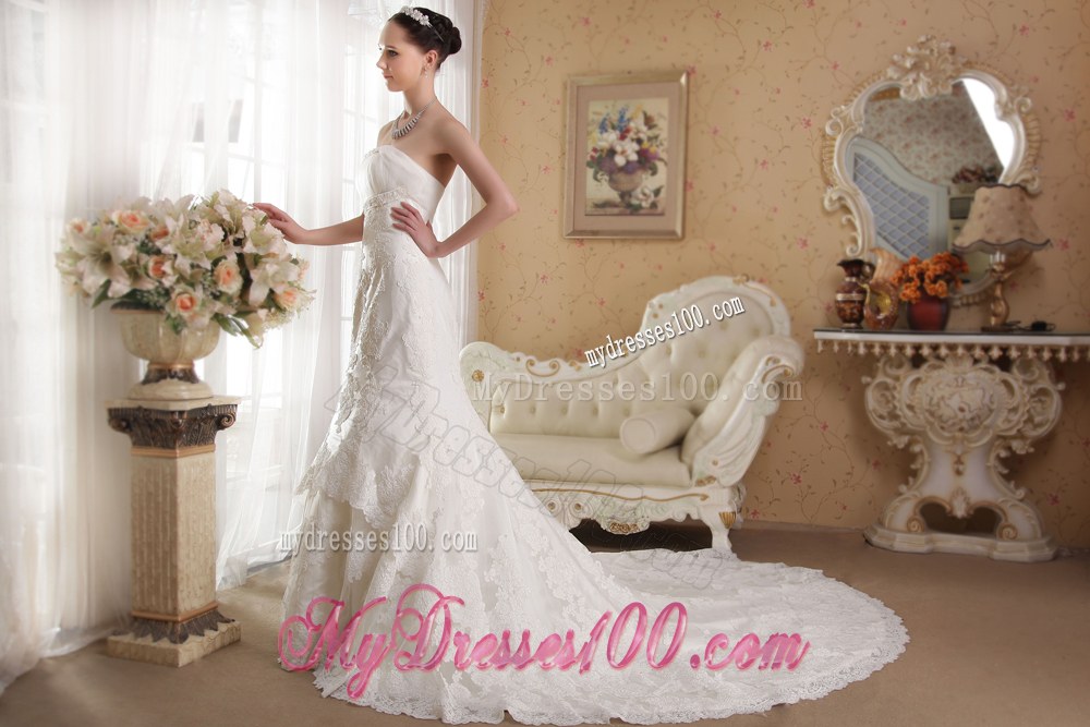 Beautiful Embroidery Beaded Court Train Lace White Wedding Dress