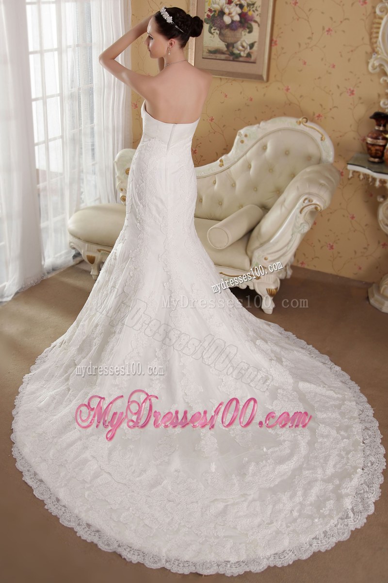 Beautiful Embroidery Beaded Court Train Lace White Wedding Dress