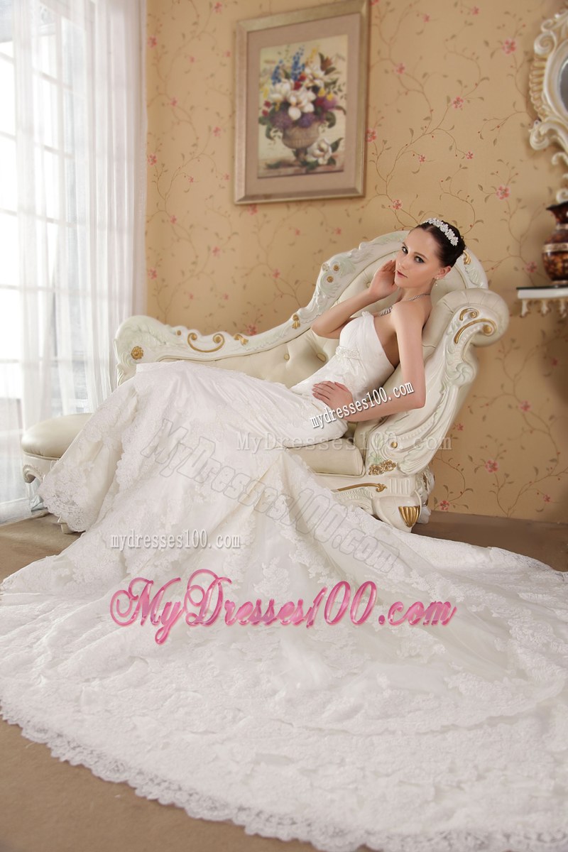 Beautiful Embroidery Beaded Court Train Lace White Wedding Dress