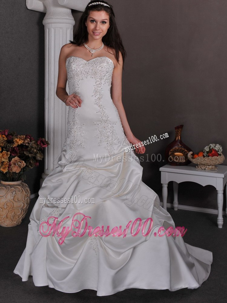 Strapless Sweetheart Court Train bridal Dress for with Pick-ups and Appliques