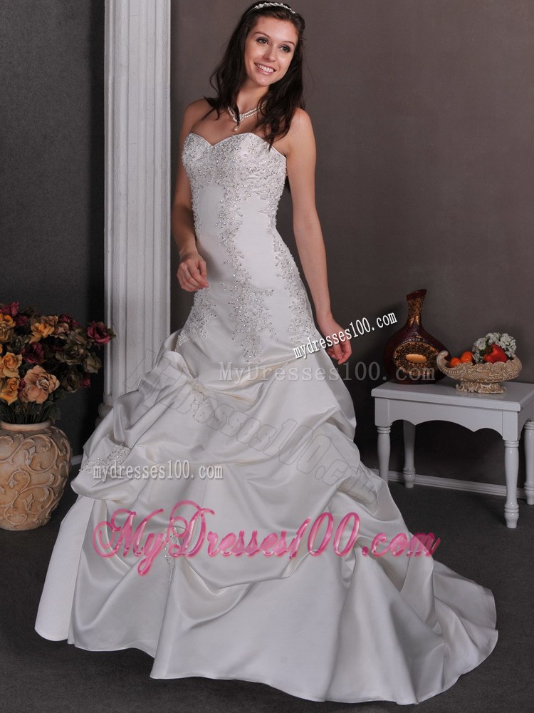 Strapless Sweetheart Court Train bridal Dress for with Pick-ups and Appliques