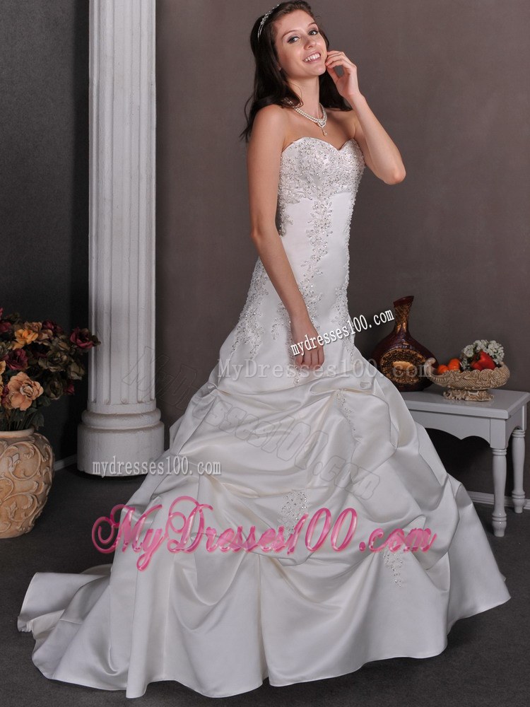 Strapless Sweetheart Court Train bridal Dress for with Pick-ups and Appliques