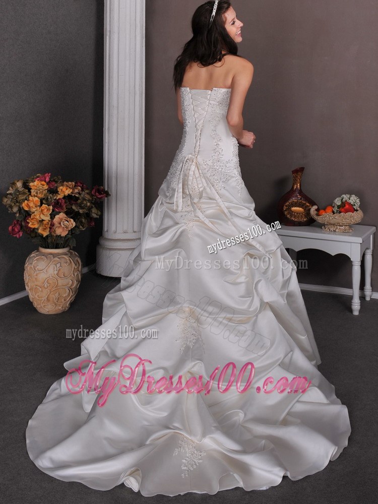 Strapless Sweetheart Court Train bridal Dress for with Pick-ups and Appliques