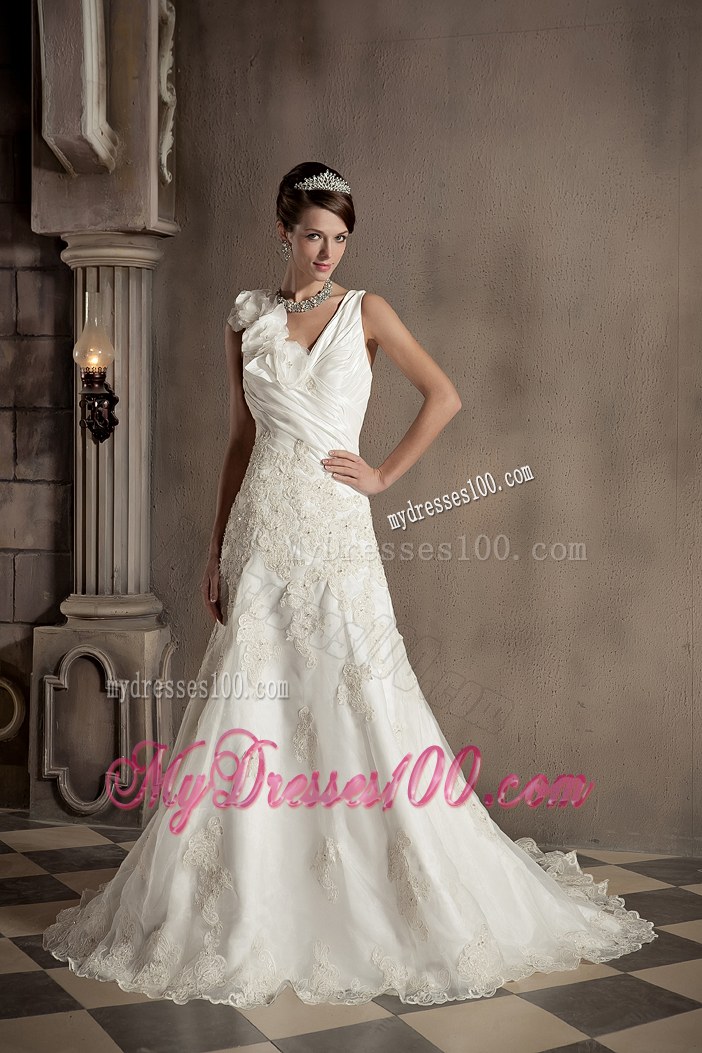 Handle Flowers Straps Diamonds and Appliques Brush Train Wedding Dress
