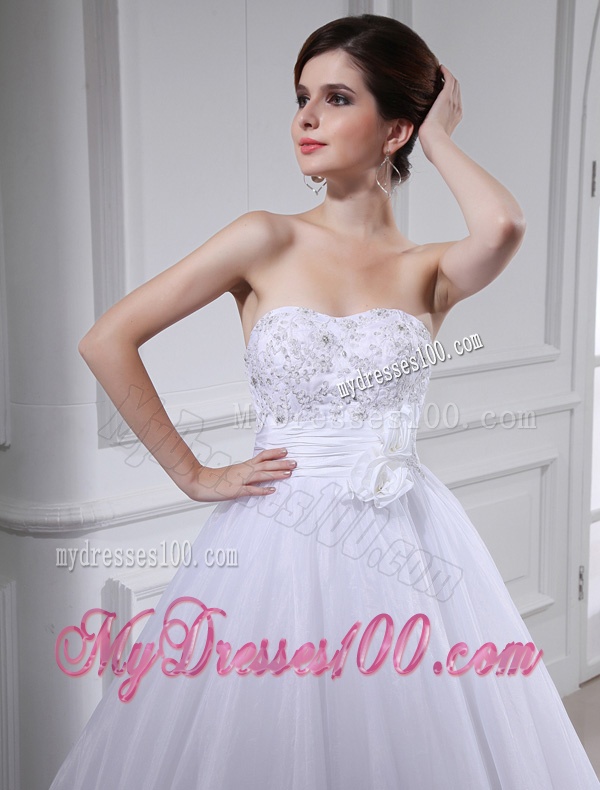 Ball Gown Strapless Appliques and Sequins Wedding Dress in White