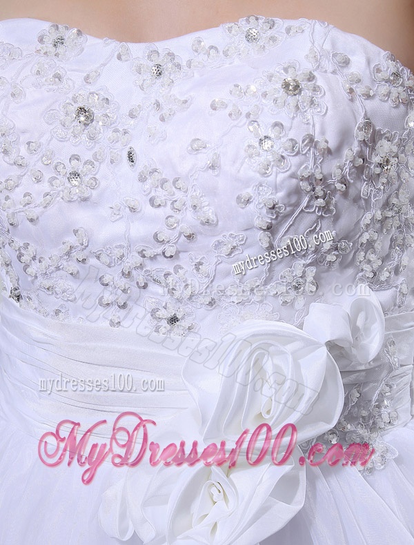 Ball Gown Strapless Appliques and Sequins Wedding Dress in White