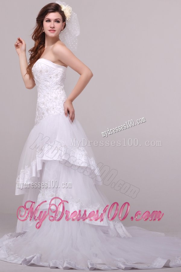 Fashionable A-line Sweetheart Appliques Decorate Wedding Dress