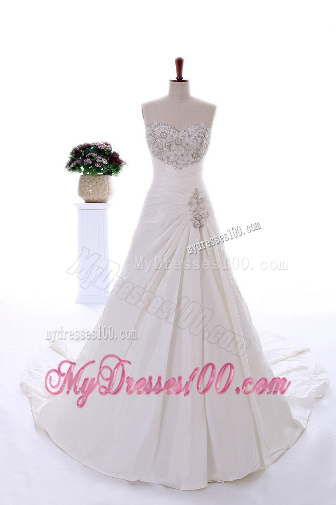 Romantic Embroidery and Beading Wedding Dresses with Court Train