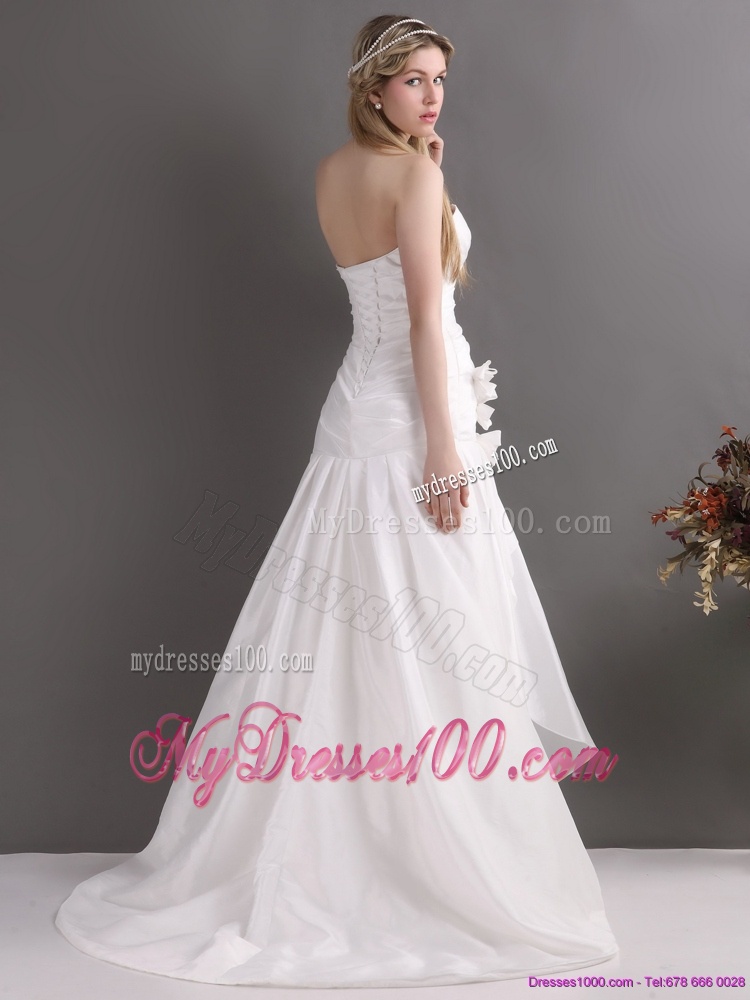 White Brush Train Sweetheart Ruching Wedding Dresses with Hand Made Flowers