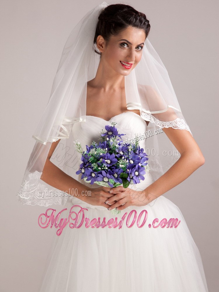 Lovely Hand-tied Wedding Bouquet For Bride