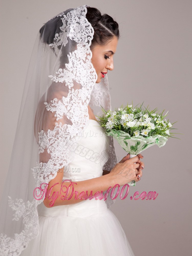 Pretty Light Yellow And White Hand-tied Wedding Bridal Bouquet