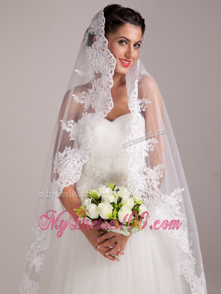 Pretty Round Shape Wedding Bridal Bouquet With White Rose