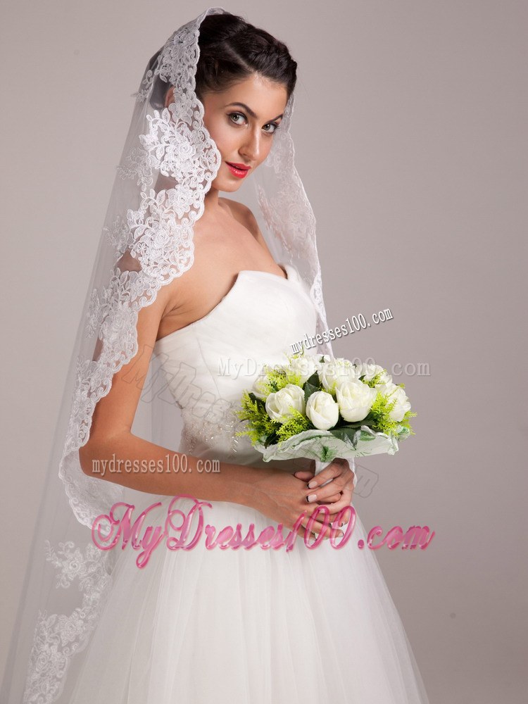 Pretty Round Shape Wedding Bridal Bouquet With White Rose