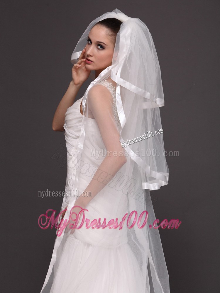 3 Layers and Appliques Ball Gown Bridal Veils For Wedding