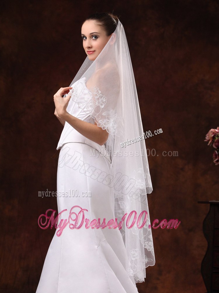 Lace Appliques And Two-tier Organza Veil For Wedding