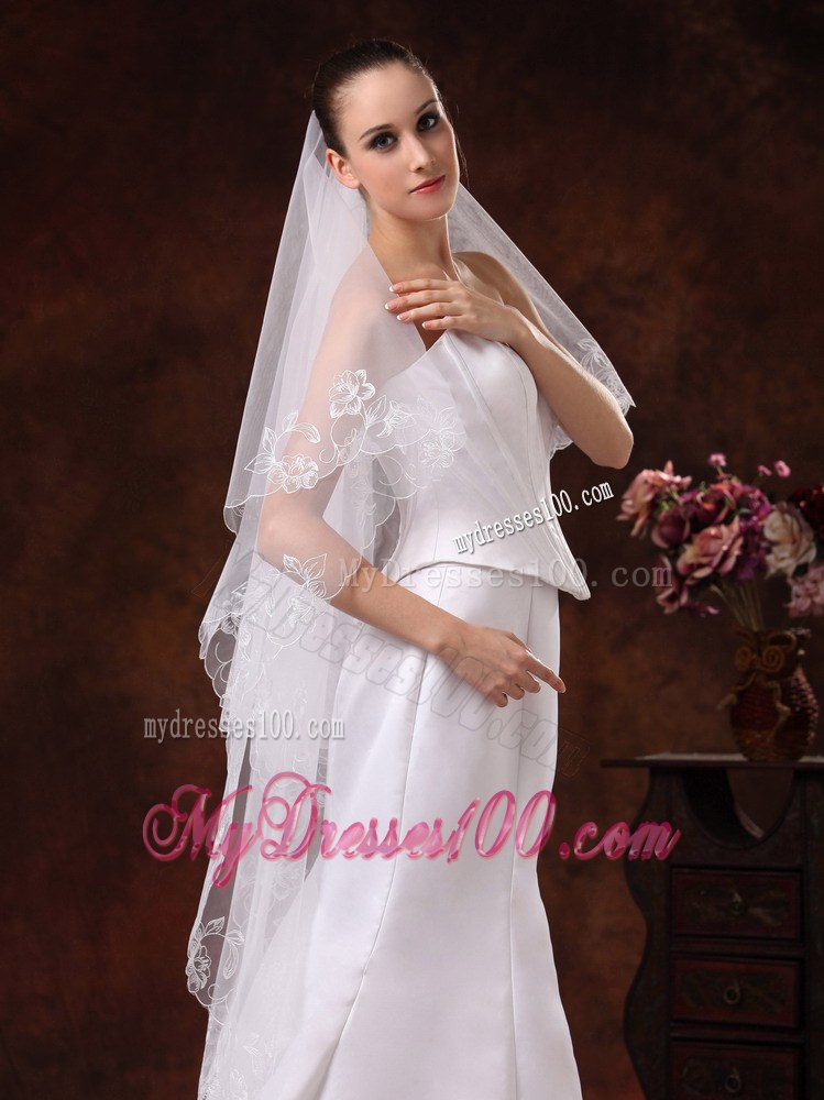 Lace Appliques And Two-tier Organza Veil For Wedding